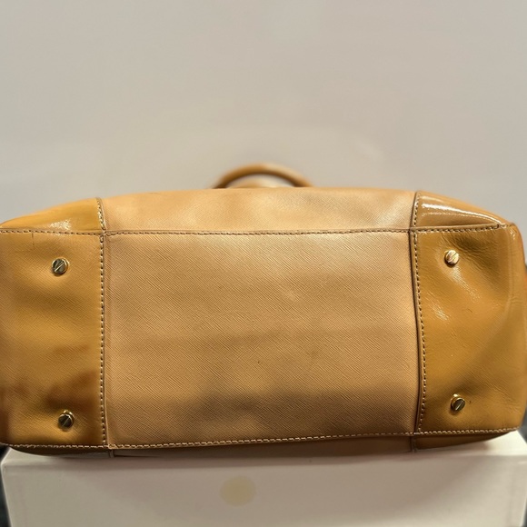 TORY BURCH Robinson Beige Saffiano Leather Large Satchel Shoulder Bag - Picture 7 of 12